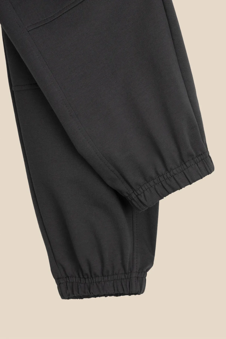 Спортивні штани однотонні для хлопчика LAWA BBC02322 152 см Графітовий shop (2000991036000)  Фото №1