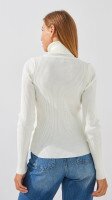 Гольф однотонний жіночий LAWA WBC12262 S/M Молочний shop (2888000014283)  Фото №2