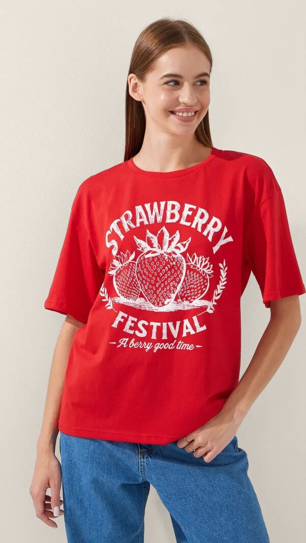 Футболка з принтом Strawberry жіноча  LAWA P-WB02392 XS Червоний shop (2000999215278)  Фото №0