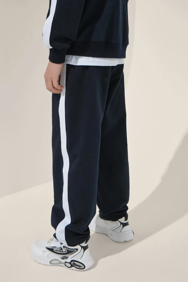 Спортивні штани прямі для хлопчика LAWA K-BTC02301 152 см Темно-синій shop (2000999141362)  Фото №3